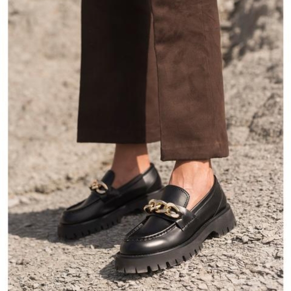 Jeffrey Campbell Black Loafers with Gold Chain - Picture 9 of 11